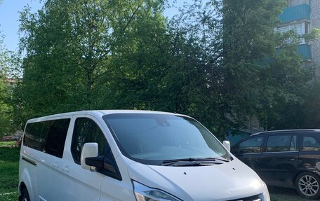 Ford Tourneo Custom I рестайлинг, 2014 год, 1 900 000 рублей, 2 фотография