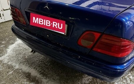 Mercedes-Benz E-Класс, 1996 год, 150 000 рублей, 1 фотография