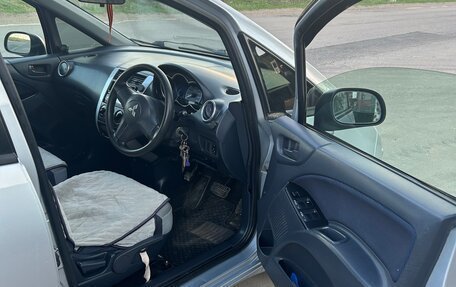 Mitsubishi Colt VI рестайлинг, 2003 год, 350 000 рублей, 14 фотография