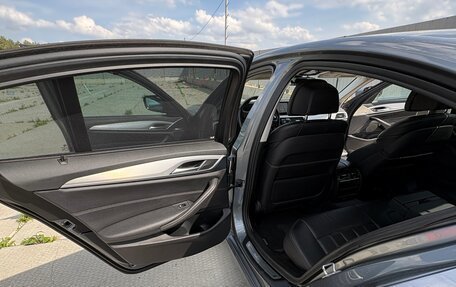 BMW 5 серия, 2018 год, 2 999 999 рублей, 21 фотография