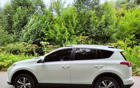 Toyota RAV4, 2015 год, 2 450 000 рублей, 2 фотография