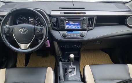 Toyota RAV4, 2015 год, 2 450 000 рублей, 18 фотография