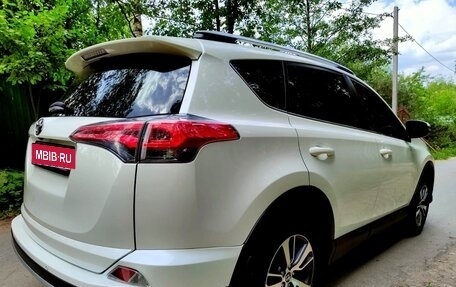 Toyota RAV4, 2015 год, 2 450 000 рублей, 13 фотография