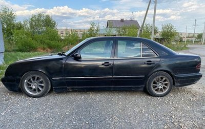 Mercedes-Benz E-Класс, 2000 год, 425 000 рублей, 1 фотография
