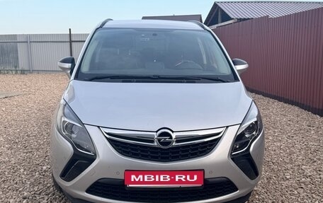 Opel Zafira C рестайлинг, 2015 год, 1 350 000 рублей, 5 фотография