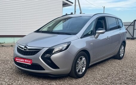 Opel Zafira C рестайлинг, 2015 год, 1 350 000 рублей, 2 фотография