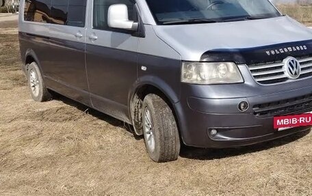 Volkswagen Caravelle T5, 2005 год, 1 450 000 рублей, 7 фотография