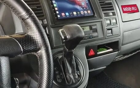 Volkswagen Caravelle T5, 2005 год, 1 450 000 рублей, 8 фотография