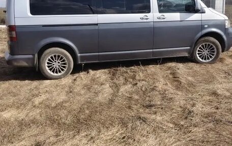 Volkswagen Caravelle T5, 2005 год, 1 450 000 рублей, 6 фотография