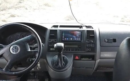 Volkswagen Caravelle T5, 2005 год, 1 450 000 рублей, 13 фотография