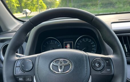 Toyota RAV4, 2017 год, 2 430 000 рублей, 12 фотография