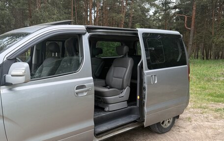 Hyundai Grand Starex Grand Starex I рестайлинг 2, 2012 год, 2 400 000 рублей, 2 фотография