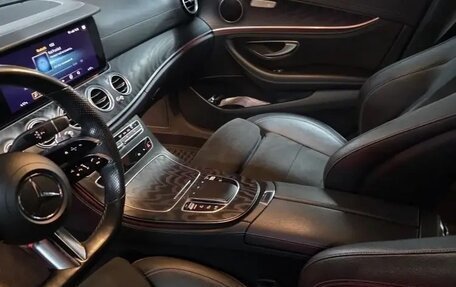 Mercedes-Benz E-Класс, 2020 год, 4 400 000 рублей, 5 фотография