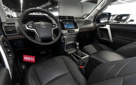 Toyota Land Cruiser Prado 150 рестайлинг 2, 2020 год, 5 250 000 рублей, 7 фотография