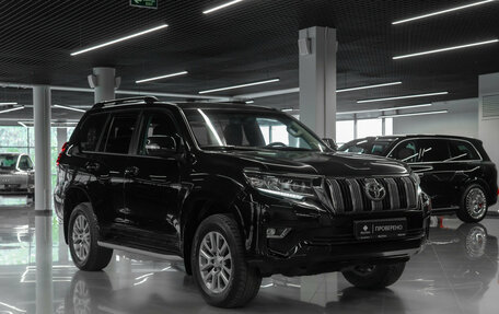 Toyota Land Cruiser Prado 150 рестайлинг 2, 2020 год, 5 250 000 рублей, 2 фотография