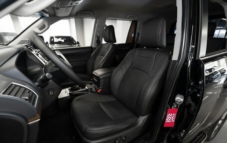 Toyota Land Cruiser Prado 150 рестайлинг 2, 2020 год, 5 250 000 рублей, 9 фотография