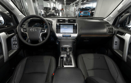 Toyota Land Cruiser Prado 150 рестайлинг 2, 2020 год, 5 250 000 рублей, 8 фотография