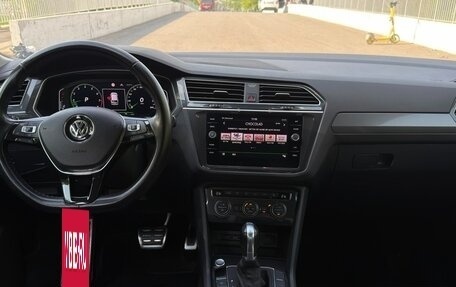 Volkswagen Tiguan II, 2019 год, 2 400 000 рублей, 17 фотография