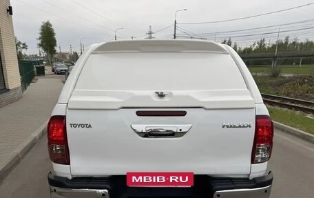 Toyota Hilux VIII, 2015 год, 2 550 000 рублей, 6 фотография
