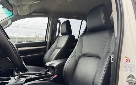 Toyota Hilux VIII, 2015 год, 2 550 000 рублей, 17 фотография
