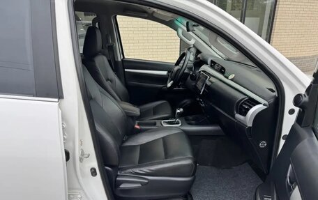 Toyota Hilux VIII, 2015 год, 2 550 000 рублей, 20 фотография