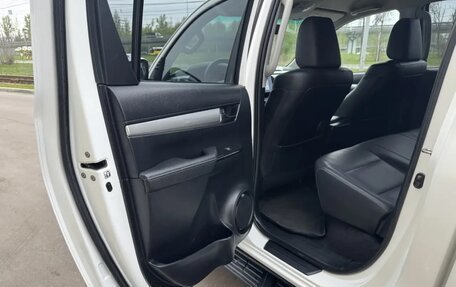 Toyota Hilux VIII, 2015 год, 2 550 000 рублей, 18 фотография