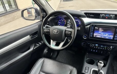 Toyota Hilux VIII, 2015 год, 2 550 000 рублей, 28 фотография