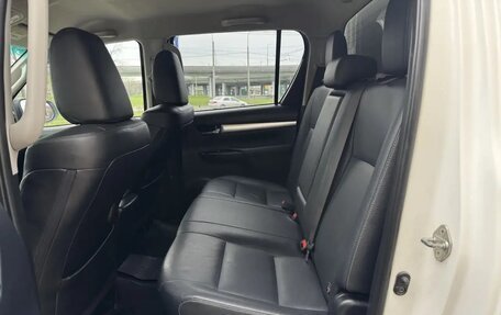 Toyota Hilux VIII, 2015 год, 2 550 000 рублей, 19 фотография