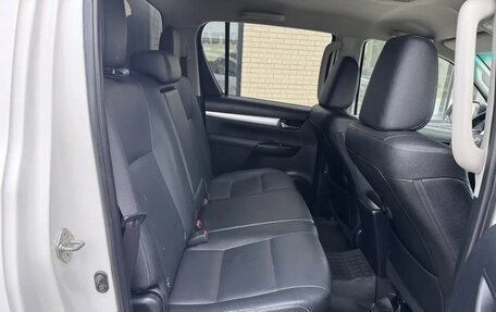 Toyota Hilux VIII, 2015 год, 2 550 000 рублей, 25 фотография