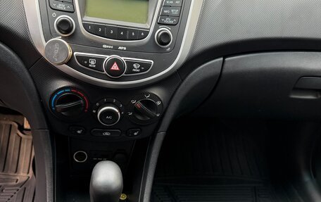 Hyundai Solaris II рестайлинг, 2012 год, 830 000 рублей, 21 фотография