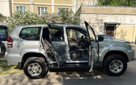 Toyota Land Cruiser Prado 120 рестайлинг, 2008 год, 1 900 000 рублей, 13 фотография
