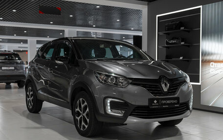Renault Kaptur I рестайлинг, 2017 год, 1 875 000 рублей, 2 фотография
