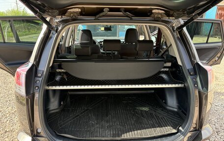 Toyota RAV4, 2018 год, 2 200 000 рублей, 13 фотография
