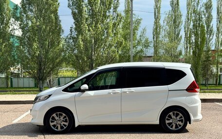 Honda Freed II, 2018 год, 1 550 000 рублей, 2 фотография