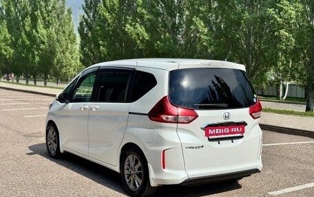 Honda Freed II, 2018 год, 1 550 000 рублей, 5 фотография