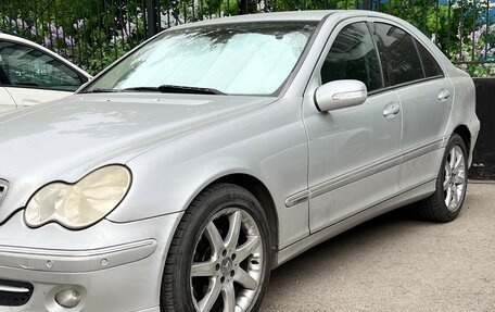 Mercedes-Benz C-Класс, 2004 год, 990 000 рублей, 5 фотография