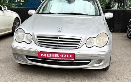 Mercedes-Benz C-Класс, 2004 год, 990 000 рублей, 8 фотография