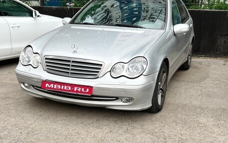 Mercedes-Benz C-Класс, 2004 год, 990 000 рублей, 2 фотография