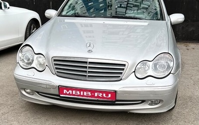 Mercedes-Benz C-Класс, 2004 год, 990 000 рублей, 1 фотография