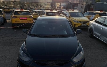 Hyundai Solaris II рестайлинг, 2012 год, 699 000 рублей, 1 фотография