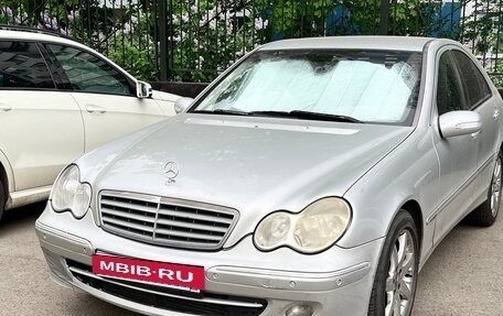 Mercedes-Benz C-Класс, 2004 год, 990 000 рублей, 9 фотография