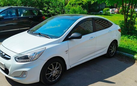 Hyundai Solaris II рестайлинг, 2013 год, 710 000 рублей, 5 фотография