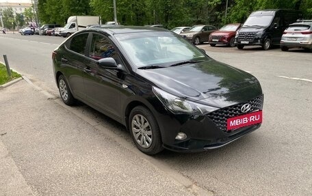 Hyundai Solaris II рестайлинг, 2021 год, 1 700 000 рублей, 8 фотография