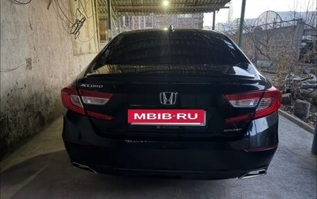 Honda Accord IX рестайлинг, 2021 год, 2 250 000 рублей, 2 фотография