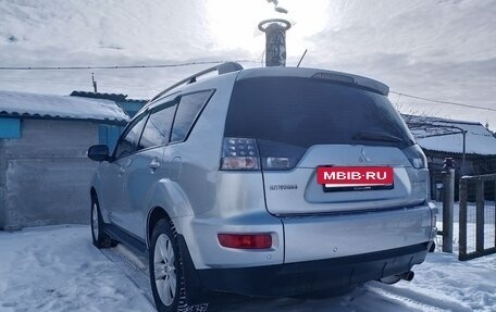 Mitsubishi Outlander III рестайлинг 3, 2010 год, 1 575 000 рублей, 2 фотография