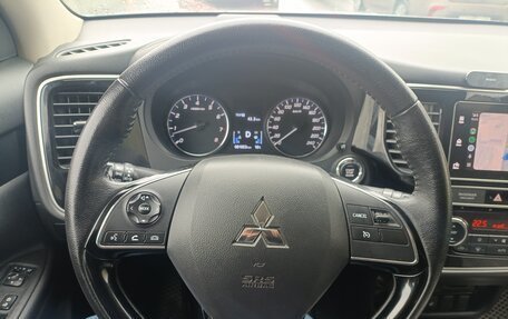 Mitsubishi Outlander III рестайлинг 3, 2019 год, 2 050 000 рублей, 7 фотография