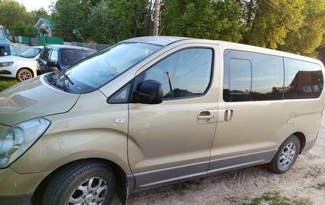 Hyundai H-1 II рестайлинг, 2011 год, 1 250 000 рублей, 3 фотография