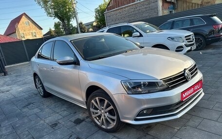 Volkswagen Jetta VI, 2015 год, 972 000 рублей, 1 фотография