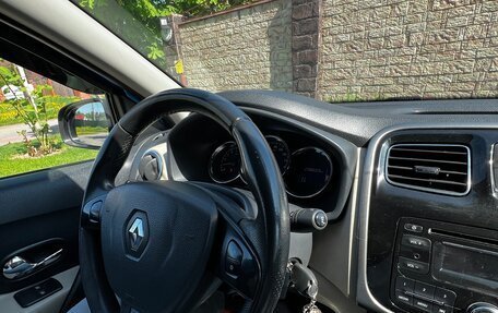 Renault Logan II, 2015 год, 600 000 рублей, 5 фотография