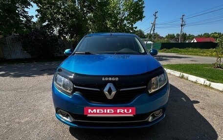 Renault Logan II, 2015 год, 600 000 рублей, 2 фотография